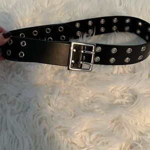 Urban Outfitters black belt size Medium like new